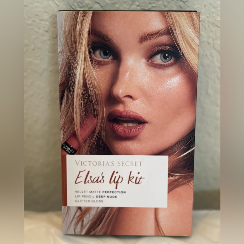 ❗️SALE❗️✨New✨Victoria's  Elsa's Lip Kit - Lip Trio: Lip Stain, Pencil, Gloss!
